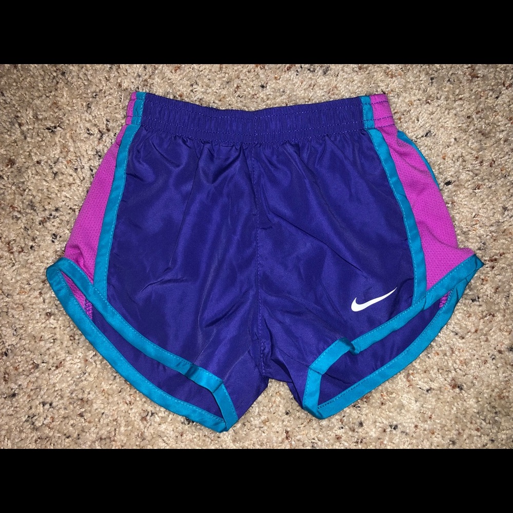 NIKE SHORTS